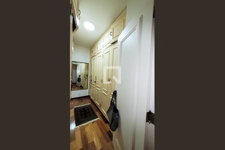 Casa de condomínio à venda com 640m², 4 quartos e 4 vagasCloset da Suite Master