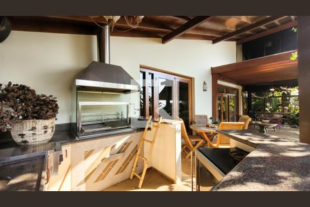 Casa de condomínio à venda com 640m², 4 quartos e 4 vagasChurrasqueira