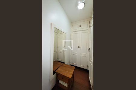 Casa de condomínio à venda com 640m², 4 quartos e 4 vagasCloset Suite 2