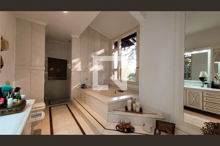 Casa de condomínio à venda com 640m², 4 quartos e 4 vagasBanheiro da Suite Master