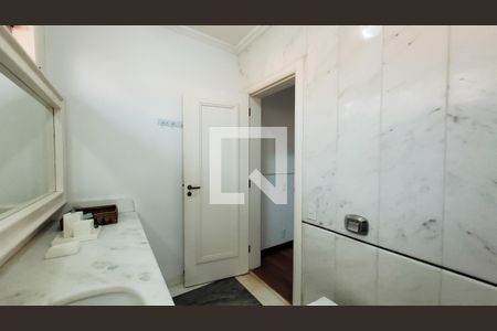 Casa de condomínio à venda com 640m², 4 quartos e 4 vagasBanheiro da Suite Master