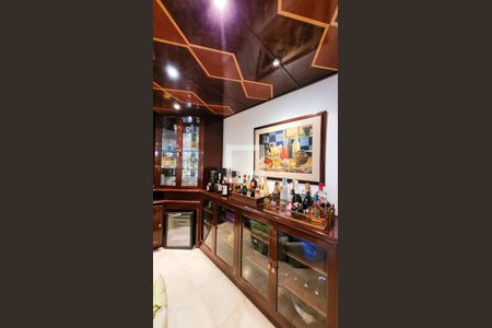 Casa de condomínio à venda com 640m², 4 quartos e 4 vagasSala bar