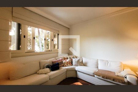 Casa de condomínio à venda com 640m², 4 quartos e 4 vagasSala de TV