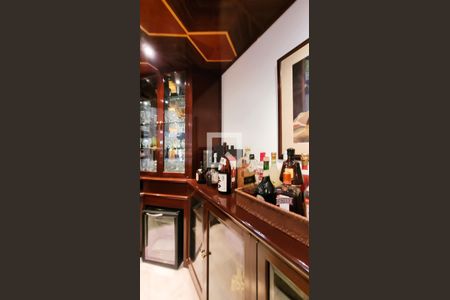 Casa de condomínio à venda com 640m², 4 quartos e 4 vagasSala bar