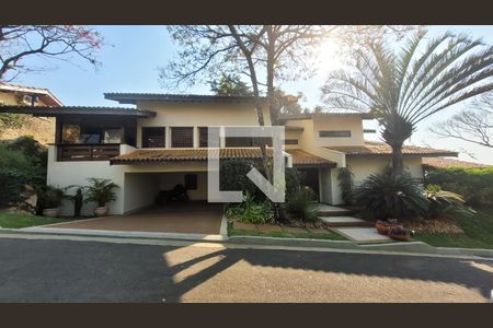 Casa de condomínio à venda com 640m², 4 quartos e 4 vagasFachada