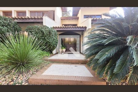 Casa de condomínio à venda com 640m², 4 quartos e 4 vagasFachada