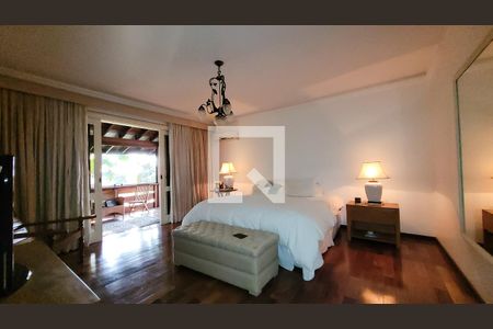 Casa de condomínio à venda com 640m², 4 quartos e 4 vagasSuíte master