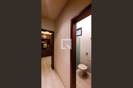 Casa de condomínio à venda com 640m², 4 quartos e 4 vagasEspaço de Serviços - Corredor