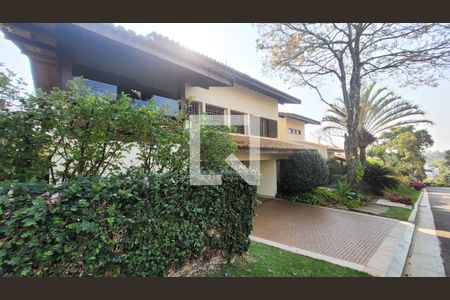 Casa de condomínio à venda com 640m², 4 quartos e 4 vagasFachada