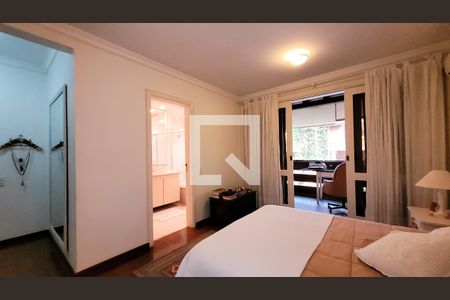 Casa de condomínio à venda com 640m², 4 quartos e 4 vagasSuite 1