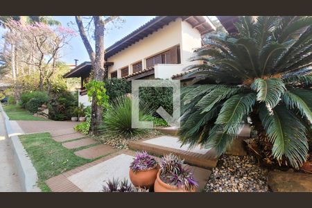 Casa de condomínio à venda com 640m², 4 quartos e 4 vagasFachada