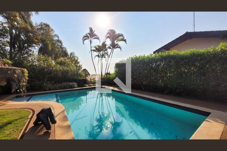 Casa de condomínio à venda com 640m², 4 quartos e 4 vagasPiscina