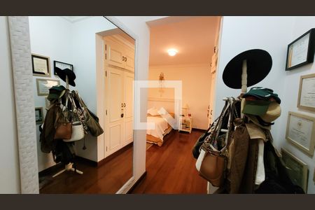 Casa de condomínio à venda com 640m², 4 quartos e 4 vagasCloset da suíte 1