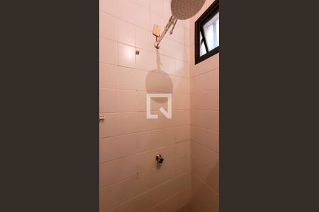 Casa de condomínio à venda com 640m², 4 quartos e 4 vagasEspaço de Serviços - Banheiro