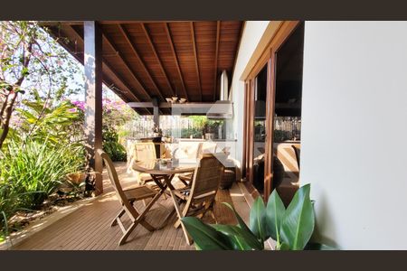 Casa de condomínio à venda com 640m², 4 quartos e 4 vagasÁrea externa