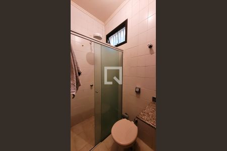 Casa de condomínio à venda com 640m², 4 quartos e 4 vagasEspaço de Serviços - Banheiro