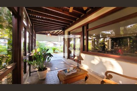 Casa de condomínio à venda com 640m², 4 quartos e 4 vagasÁrea externa