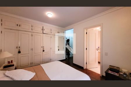 Casa de condomínio à venda com 640m², 4 quartos e 4 vagasSuite 1