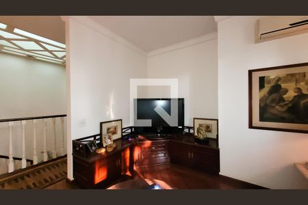 Casa de condomínio à venda com 640m², 4 quartos e 4 vagasSala de TV