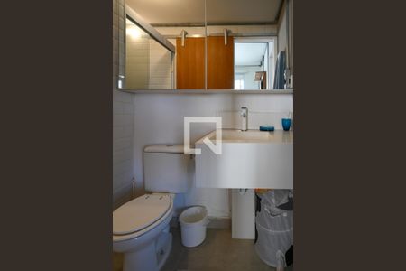 Apartamento à venda com 72m², 1 quarto e 2 vagasBanheiro 