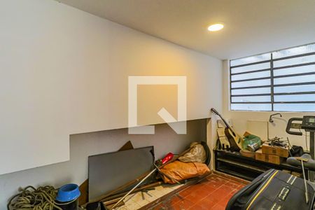 Casa de condomínio à venda com 560m², 4 quartos e 4 vagas Casa de condomínio à venda com 560m², 4 quartos e 4 vagasDepósito