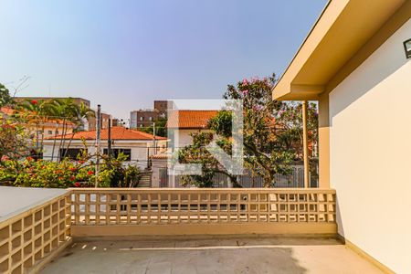 Casa de condomínio à venda com 560m², 4 quartos e 4 vagas Casa de condomínio à venda com 560m², 4 quartos e 4 vagasQuarto 01 - Varanda