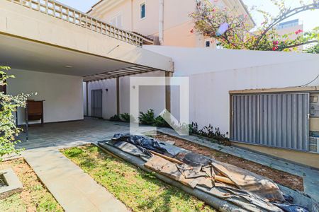 Casa de condomínio à venda com 560m², 4 quartos e 4 vagas Casa de condomínio à venda com 560m², 4 quartos e 4 vagasGaragem