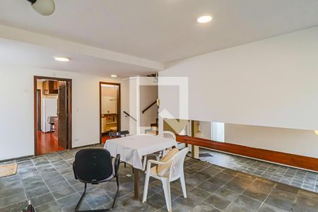 Casa de condomínio à venda com 560m², 4 quartos e 4 vagas Casa de condomínio à venda com 560m², 4 quartos e 4 vagasSala de jantar