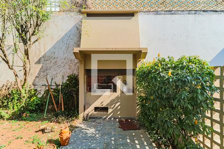 Casa de condomínio à venda com 560m², 4 quartos e 4 vagas Casa de condomínio à venda com 560m², 4 quartos e 4 vagasChurrasqueira