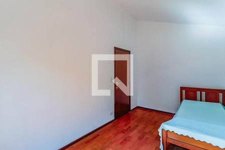 Casa de condomínio à venda com 560m², 4 quartos e 4 vagas Casa de condomínio à venda com 560m², 4 quartos e 4 vagasQuarto 03