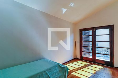 Casa de condomínio à venda com 560m², 4 quartos e 4 vagas Casa de condomínio à venda com 560m², 4 quartos e 4 vagasQuarto 03