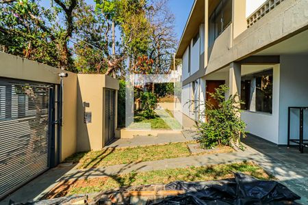 Casa de condomínio à venda com 560m², 4 quartos e 4 vagas Casa de condomínio à venda com 560m², 4 quartos e 4 vagasGaragem