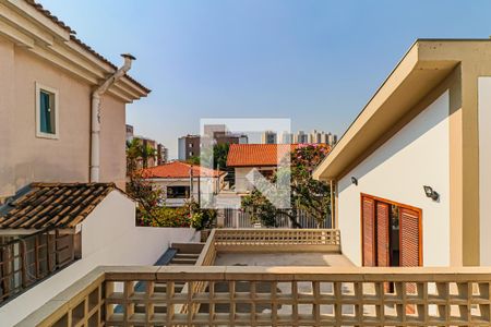 Casa de condomínio à venda com 560m², 4 quartos e 4 vagas Casa de condomínio à venda com 560m², 4 quartos e 4 vagasQuarto 03 - Varanda