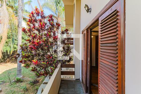 Casa de condomínio à venda com 560m², 4 quartos e 4 vagas Casa de condomínio à venda com 560m², 4 quartos e 4 vagasSuite - Varanda