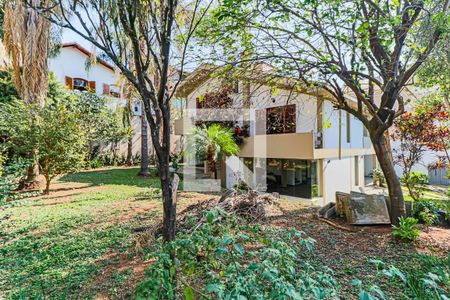 Casa de condomínio à venda com 560m², 4 quartos e 4 vagas Casa de condomínio à venda com 560m², 4 quartos e 4 vagasJardim