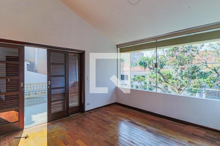 Casa de condomínio à venda com 560m², 4 quartos e 4 vagas Casa de condomínio à venda com 560m², 4 quartos e 4 vagasQuarto 01