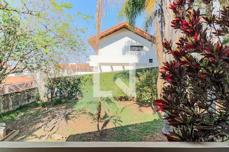 Casa de condomínio à venda com 560m², 4 quartos e 4 vagas Casa de condomínio à venda com 560m², 4 quartos e 4 vagasSuite - Varanda