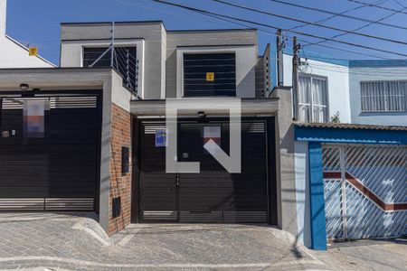 Casa à venda com 135m², 3 quartos e 2 vagas Casa à venda com 135m², 3 quartos e 2 vagasFachada+placa