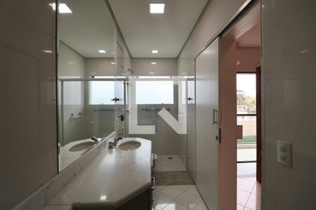Casa para alugar com 600m², 5 quartos e 5 vagasBanheiro Suíte 4