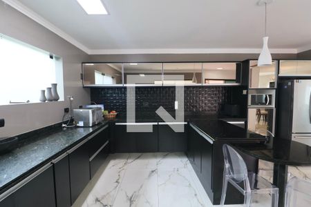 Casa para alugar com 600m², 5 quartos e 5 vagasCozinha