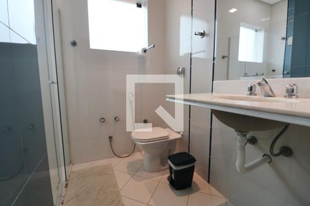 Casa para alugar com 600m², 5 quartos e 5 vagasBanheiro Suíte 5