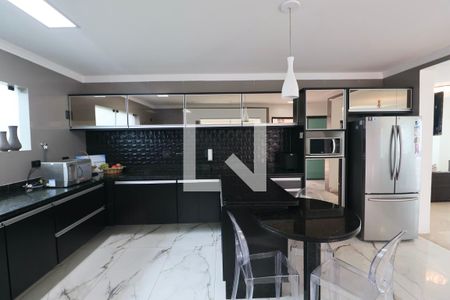 Casa para alugar com 600m², 5 quartos e 5 vagasCozinha