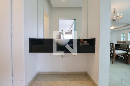Casa para alugar com 600m², 5 quartos e 5 vagasLavabo