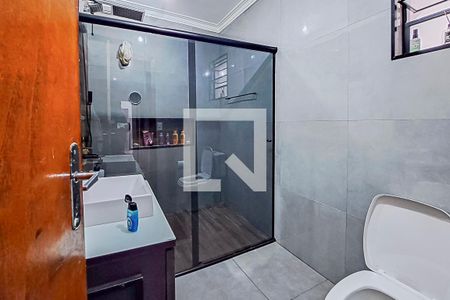 Casa à venda com 230m², 3 quartos e 2 vagasBanheiro