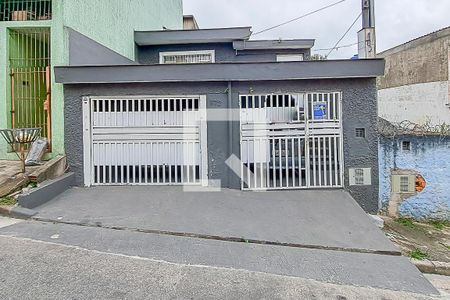 Casa à venda com 230m², 3 quartos e 2 vagasFachada