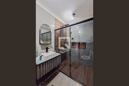 Casa à venda com 230m², 3 quartos e 2 vagasBanheiro