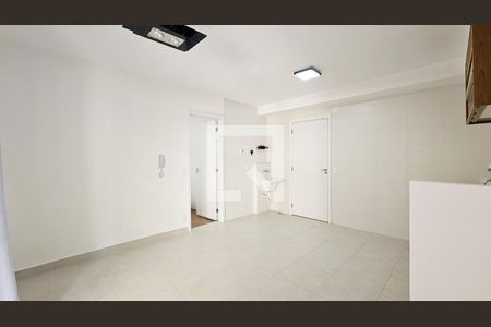 Sala / Cozinha de apartamento para alugar com 1 quarto, 37m² em Socorro, São Paulo