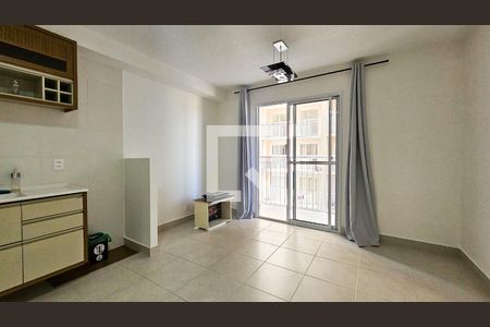 Sala / Cozinha de apartamento para alugar com 1 quarto, 37m² em Socorro, São Paulo