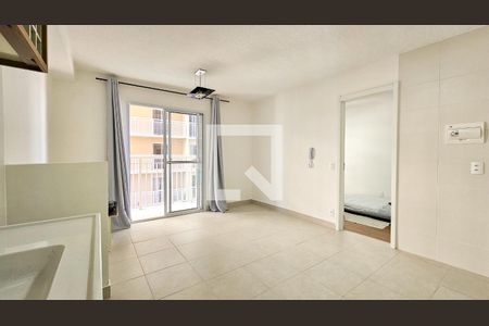 Sala / Cozinha de apartamento para alugar com 1 quarto, 37m² em Socorro, São Paulo