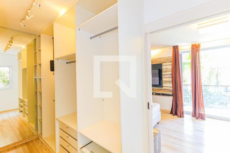 Casa de condomínio à venda com 550m², 5 quartos e 8 vagasCloset Suíte 3